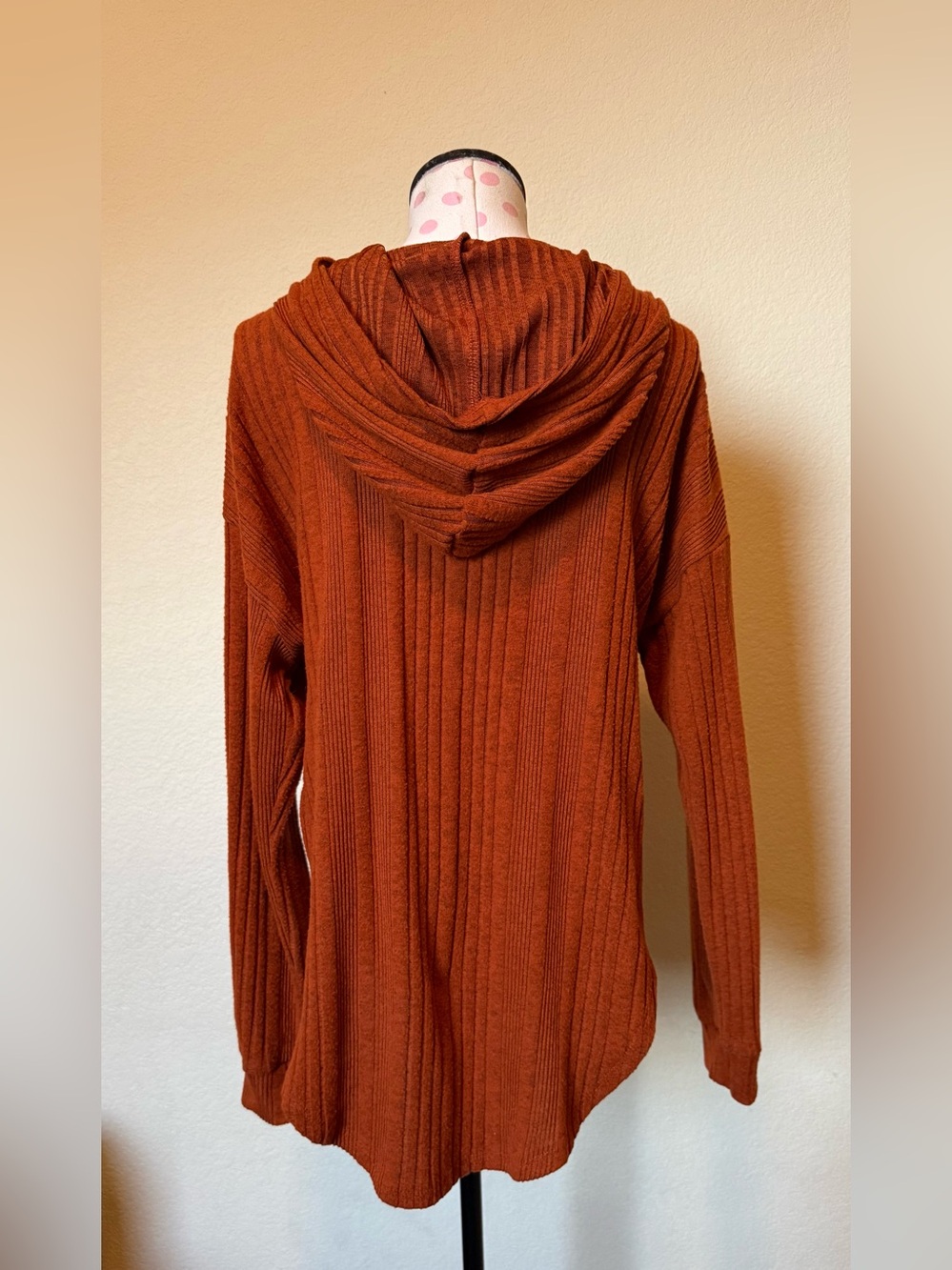 Rust Ribbed V-Neck Hooded Sweater - Picture 3 of 5